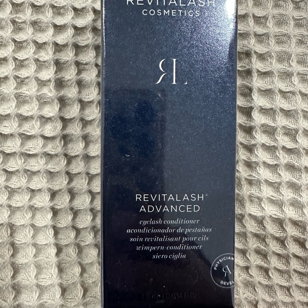 Revitalash Cosmetics Revitalash Advanced eyelash conditioner new in box